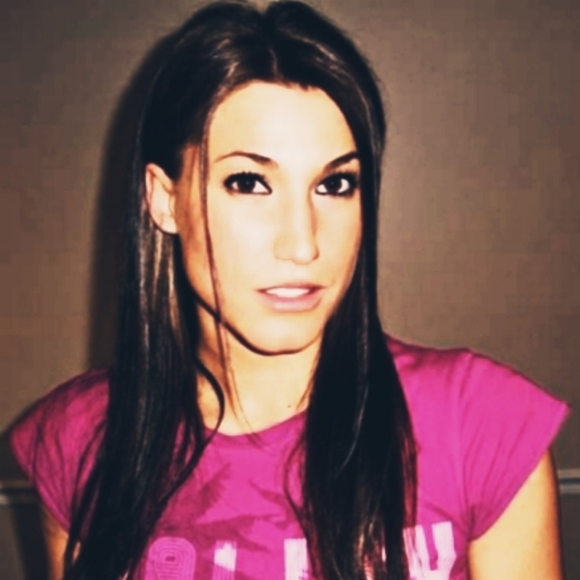 Meet your Posher, Alicia - Picture 2 of 4